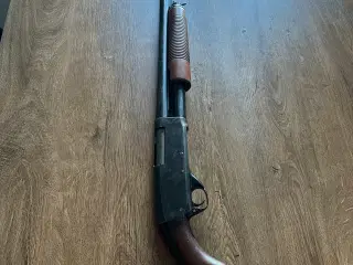Haglgevær pumpgun