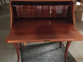 Antik Chartol