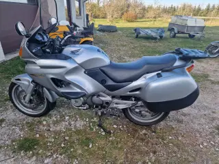 Honda NTV 650 Deuville