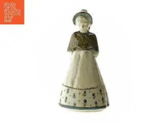 Bing og Grøndahl Figur af Gudrun Meedom Bæch Pige i national dragt no 7205/2 fra B&G (str. 24 cm)