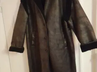 Vinterfrakke i imiteret fåreskind, ny