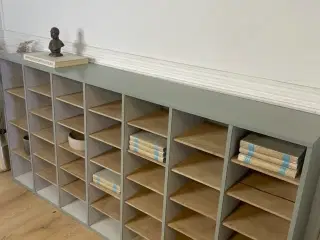 Fed stor reol med 40 rum!