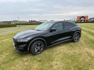 Ford Mustang Mach-E 98 Extended Range