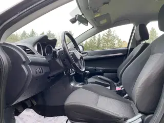 Mitsubishi Lancer 1,8 Intense SportBack