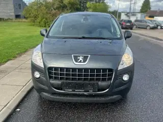Peugeot 3008 1,6 e-HDi 112 Premium+