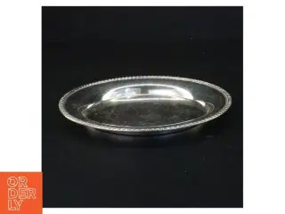 Sølvfarvet serveringsbakke (str. Diameter 19 cm)