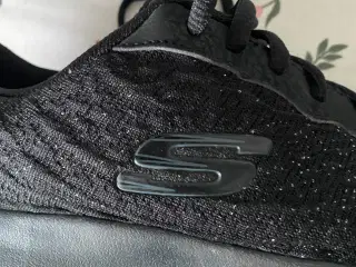 Sort Sketcher sko 