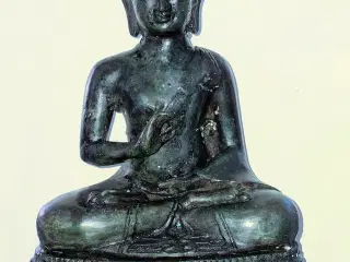 Antik Buddha statue i støbt bronze
