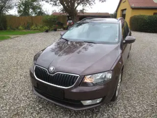 Skoda Octavia 1.6 Tdi Aut Model 2014. 