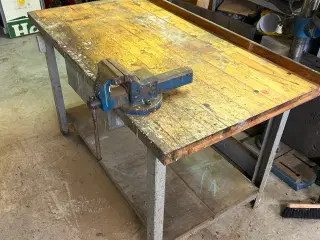 Arbejdsbord med skrustik