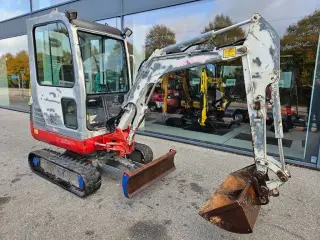 Takeuchi TB 016
