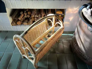 Retro, 2 avisholdere i kraftig bambus/rattan