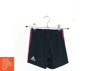Shorts fra Adidas (str. 104 cm)