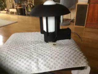 Udvendig lampe 
