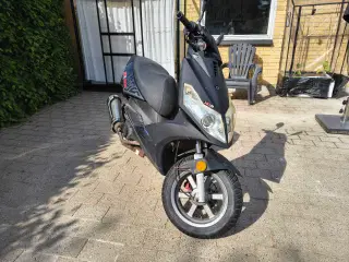 MC Scooter - Generic XOR 125
