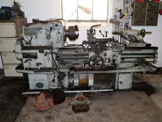 V. Lowener metaldrejebænk model VL235