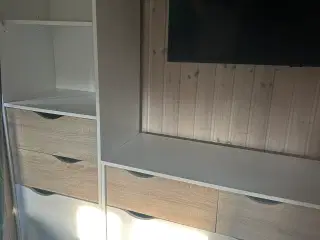 Kommode og reol