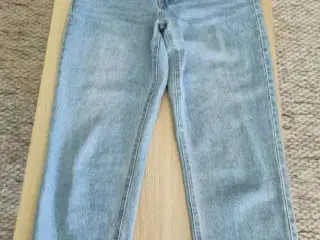 Wide High Jeans fra Hennes og Mauritz.  Str 40