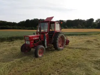 Markarbejde med mindre maskiner udføres