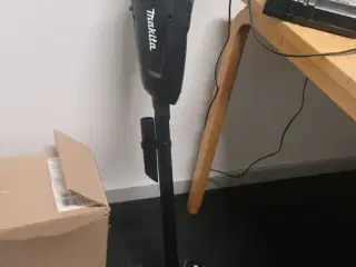 Akku støvsuger MAKITA DCL182 med batteri og lader