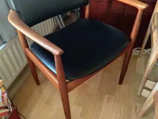 Teak træ stol med armlæn 