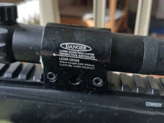 Cowboyriffel med laser sikte SÆLGES