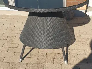 Havebord i polyrattan m/glasplade