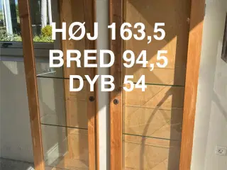 Karlekammerskab med glas