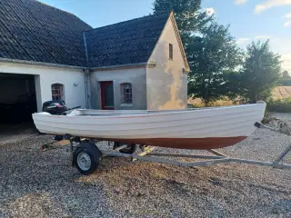Jolle med 25 hk motor