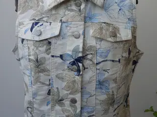 Ny Red Button vest str xxl