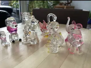 Samling små ældre plastik dyr