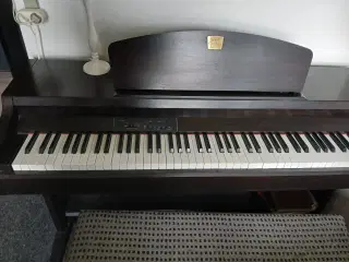 El-klaver sælges, Yamaha Clarinova CLP 910