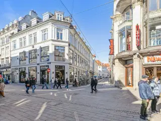 Kontorlejemål på 258 m² i flot klassisk hjørneejendom på Strøget