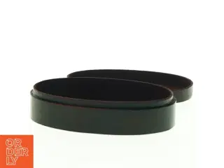 Oval trææske med rosenmotiv (str. 18,5 x. 10 cm)