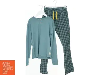 Pyjamas i to dele fra Pomp de Lux (str. 164)