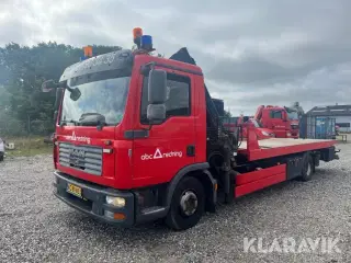 Redningskøretøj MAN med skydelad og kran