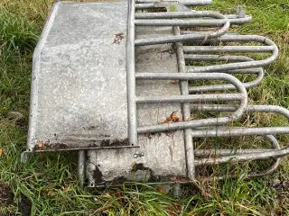 12 pladsers foderhæk