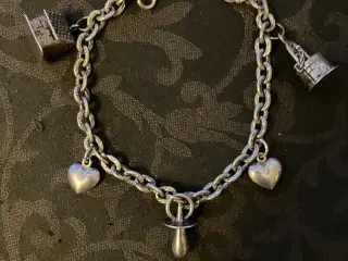 Armbånd med 5 charms