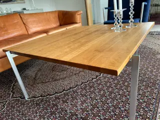 Sofabord 100x 100 x 46 cm. Stel af rustfri stål.