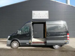 Mercedes-Benz Sprinter 213 2,1 CDI R2 129HK Van 6g