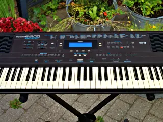 Roland Keyboard E 500