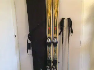 Alpin ski (184cm)med skistave (130)og skipose.    