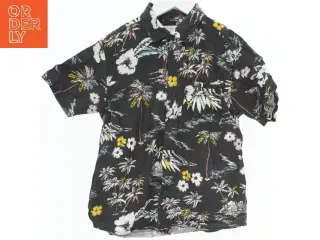 Hawaii skjorte med blomsterprint fra Zara (str. 128)