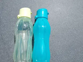 Tupperware flasker 3,1 dl med drikketud 2 stk