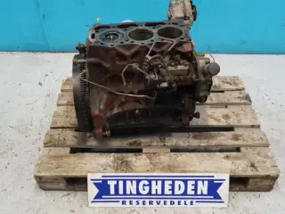 Ford 4000 3 cylinder X Motor