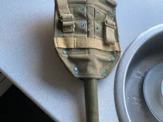 Felt spade i taske