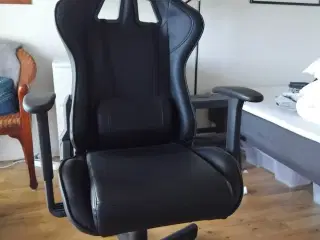 Gamerstol sort paracon