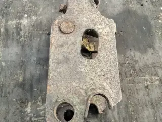 Diverse  maskiner.   Plov dele.  Minigraraver skov