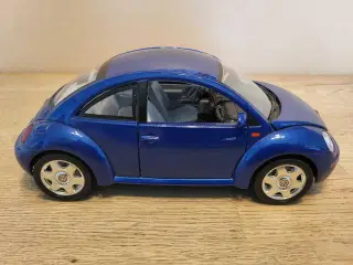 Modelbil: VOLKSWAGEN NEW BEETLE 1998.  Skala 1/18.