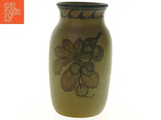Bornholmsk keramikvase med blomsterdekoration (str. H. 20 cm)